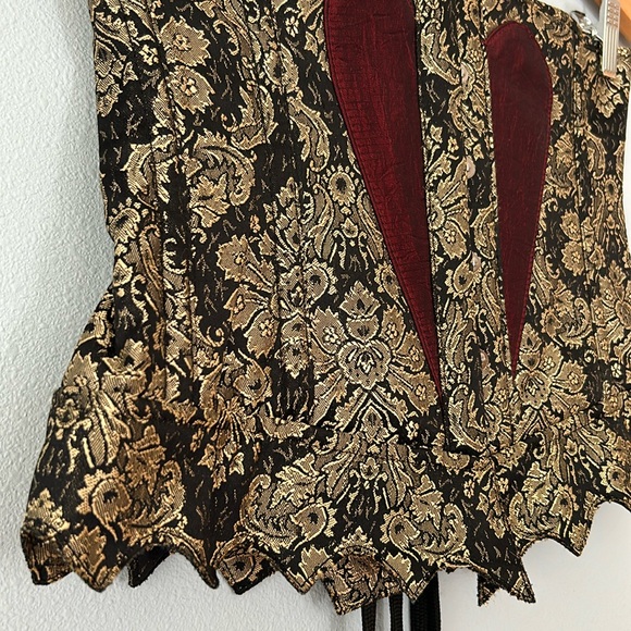 Heavy Red • Alice en Splendeur Dément - Gold & Red Brocade Heart Corset Sz Large - Picture 5 of 17